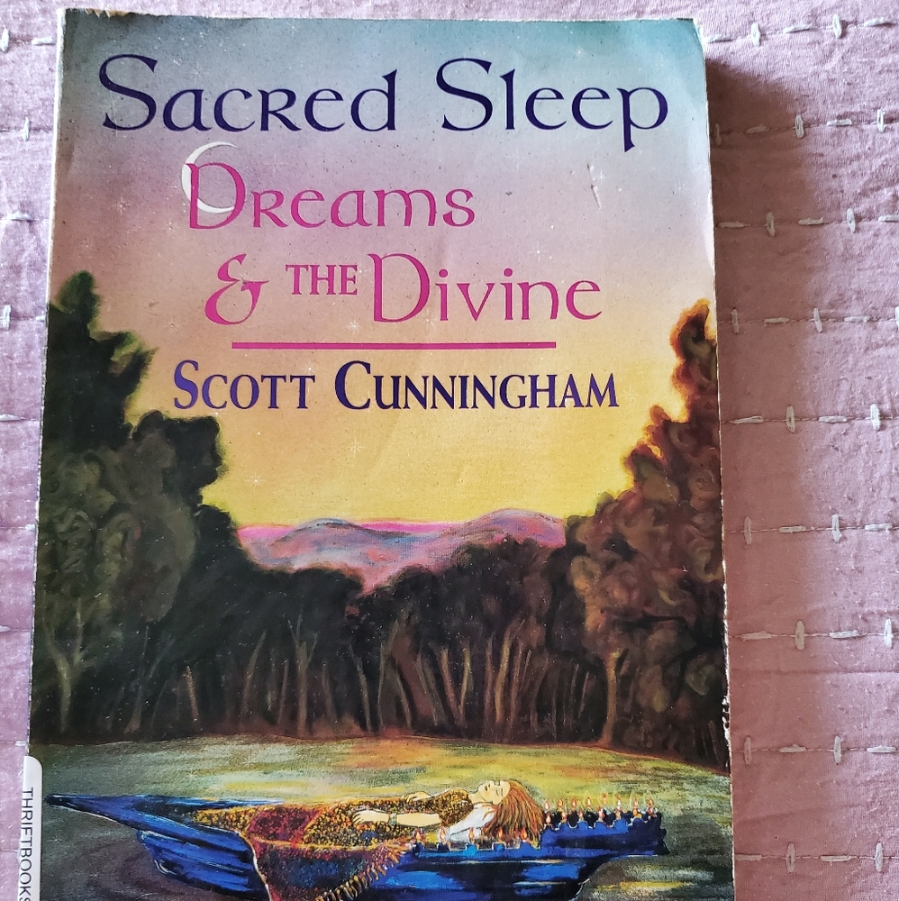 Books - Picture 9 of 10